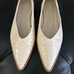 FRĒDA SALVADOR Ivory Leather Pointed Toe Flat